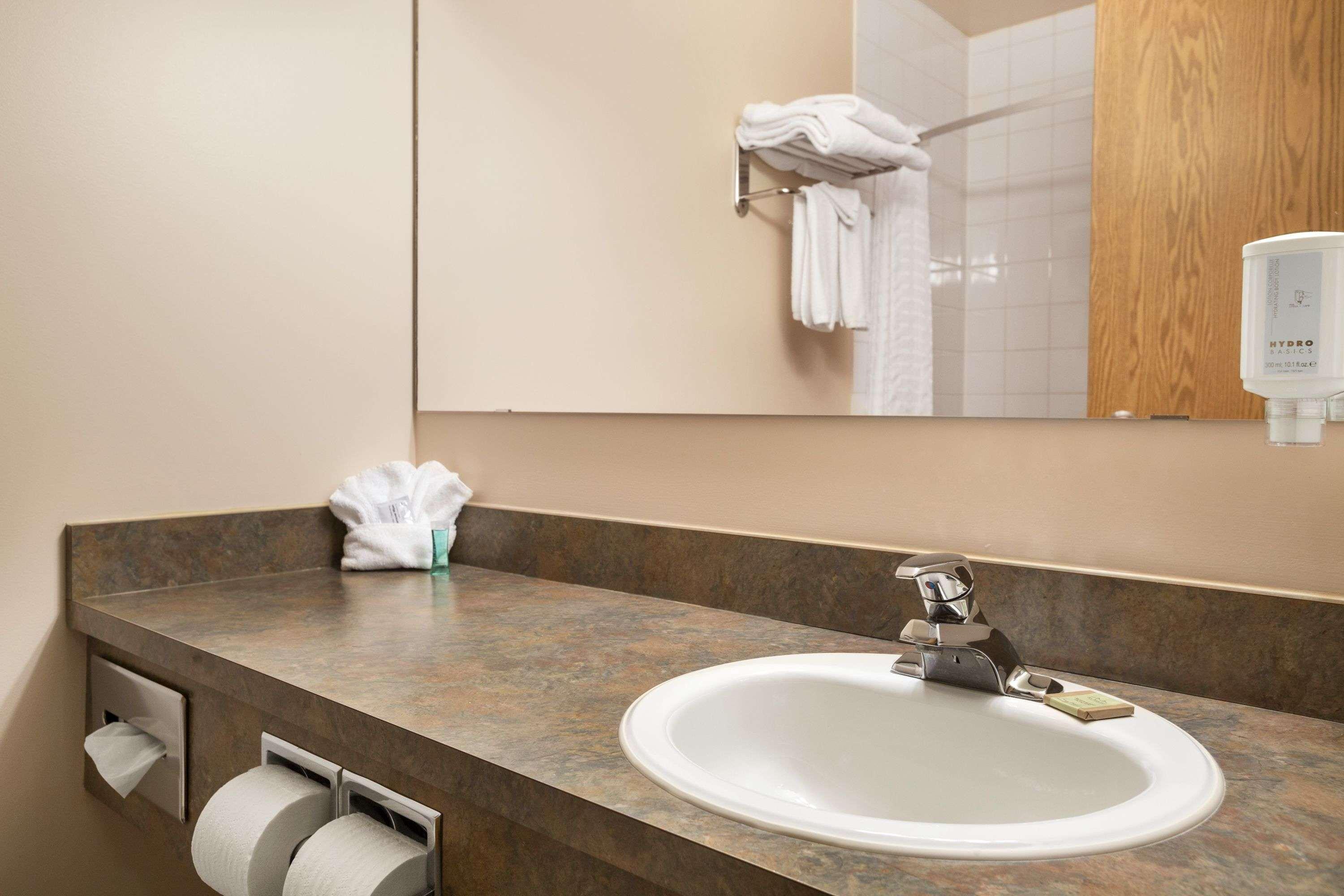 Hotel Super 8 By Wyndham Whitecourt Zewnętrze zdjęcie