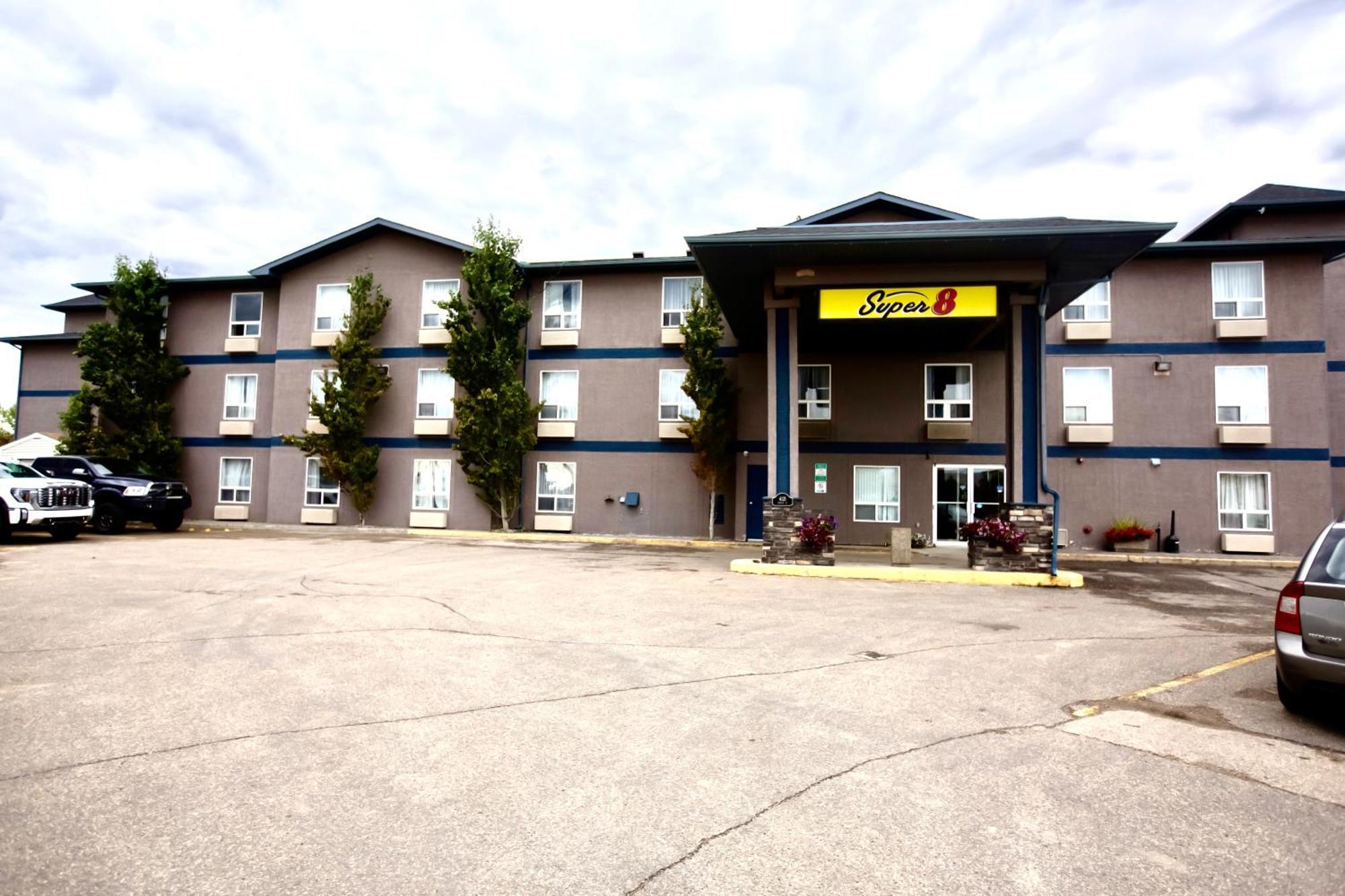 Hotel Super 8 By Wyndham Whitecourt Zewnętrze zdjęcie