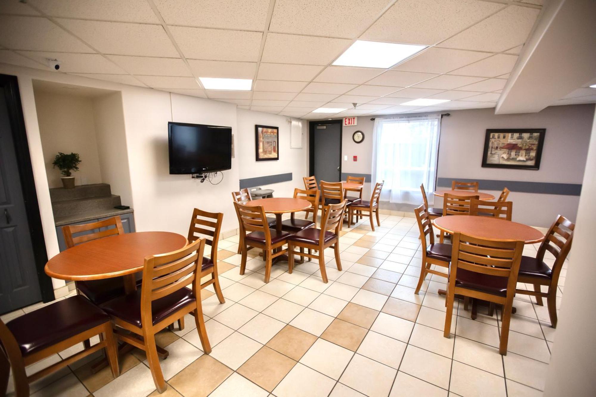 Hotel Super 8 By Wyndham Whitecourt Zewnętrze zdjęcie