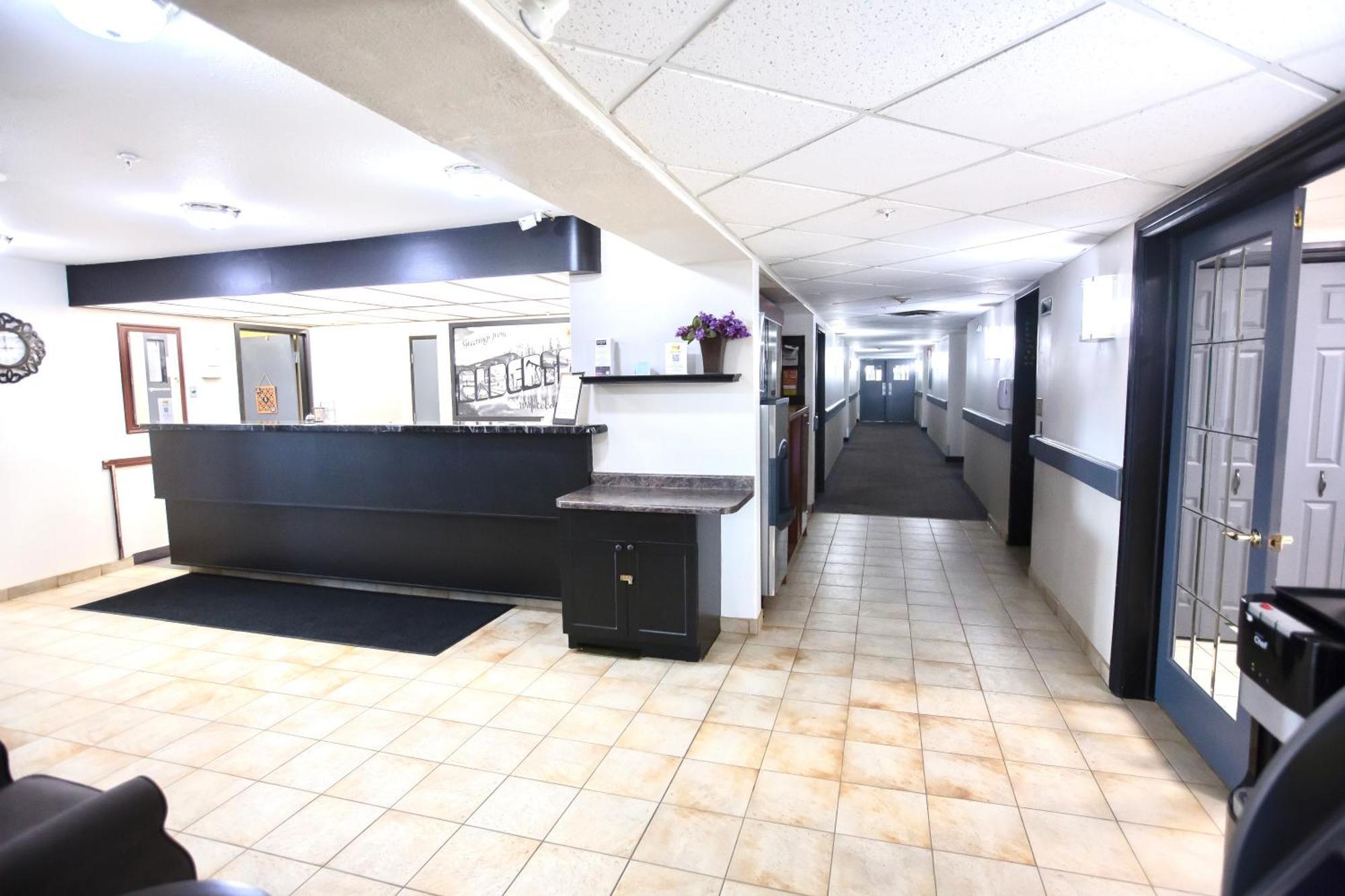 Hotel Super 8 By Wyndham Whitecourt Zewnętrze zdjęcie