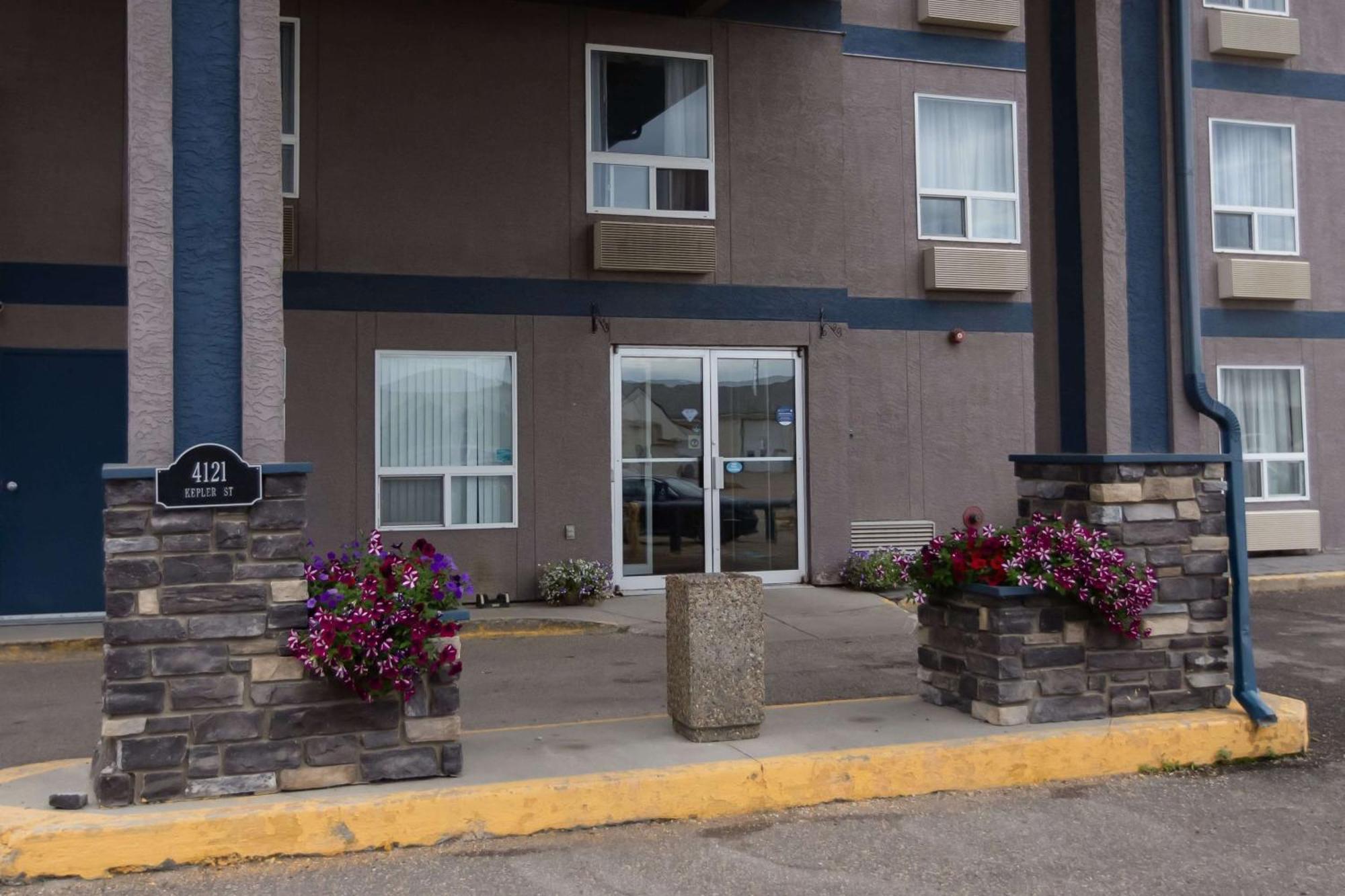 Hotel Super 8 By Wyndham Whitecourt Zewnętrze zdjęcie